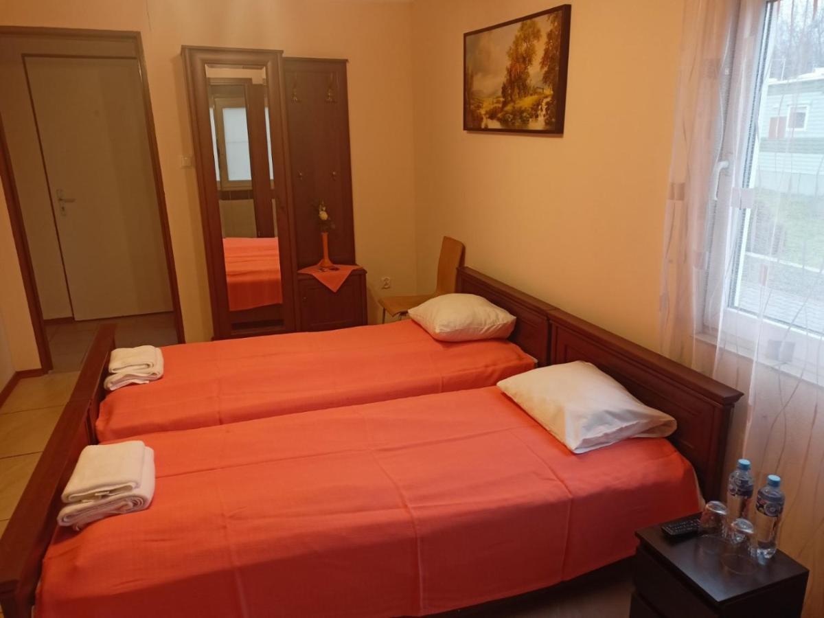 Domki Noclegowe Przemysl Bagian luar foto